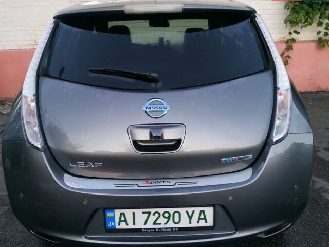 Сірий Ніссан Ліф, об'ємом двигуна 0 л та пробігом 120 тис. км за 9300 $, фото 1 на Automoto.ua