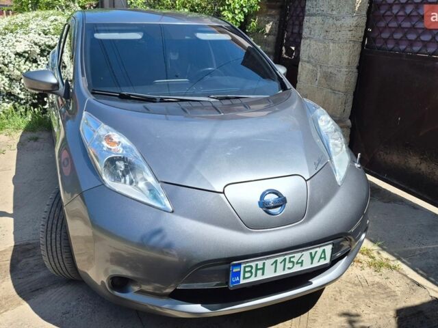 Сірий Ніссан Ліф, об'ємом двигуна 0 л та пробігом 106 тис. км за 7500 $, фото 1 на Automoto.ua