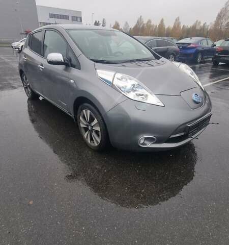 Серый Ниссан Лиф, объемом двигателя 0 л и пробегом 130 тыс. км за 8000 $, фото 1 на Automoto.ua