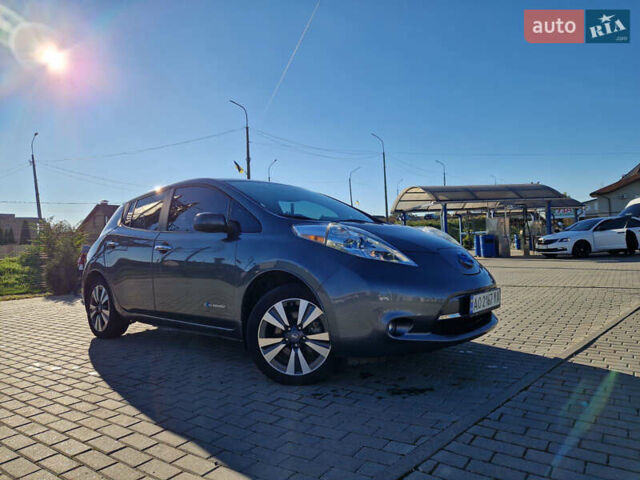 Серый Ниссан Лиф, объемом двигателя 0 л и пробегом 88 тыс. км за 12500 $, фото 1 на Automoto.ua