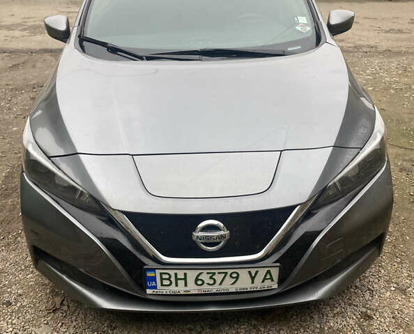 Серый Ниссан Лиф, объемом двигателя 0 л и пробегом 65 тыс. км за 11500 $, фото 1 на Automoto.ua