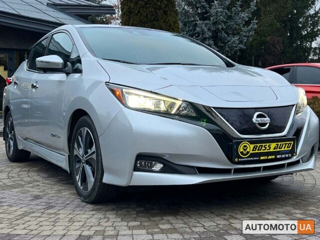 Серый Ниссан Лиф, объемом двигателя 40 л и пробегом 81 тыс. км за 15800 $, фото 1 на Automoto.ua