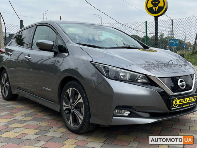 Сірий Ніссан Ліф, об'ємом двигуна 40 л та пробігом 70 тис. км за 14500 $, фото 1 на Automoto.ua