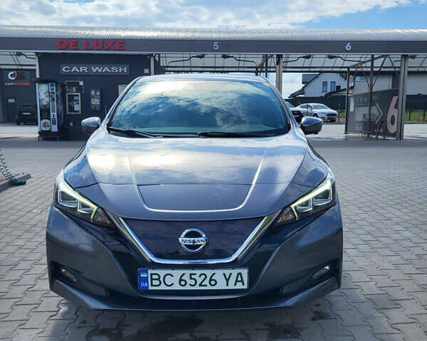 Серый Ниссан Лиф, объемом двигателя 0 л и пробегом 94 тыс. км за 13000 $, фото 1 на Automoto.ua