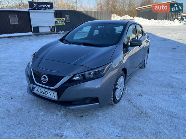 Серый Ниссан Лиф, объемом двигателя 0 л и пробегом 98 тыс. км за 10699 $, фото 1 на Automoto.ua