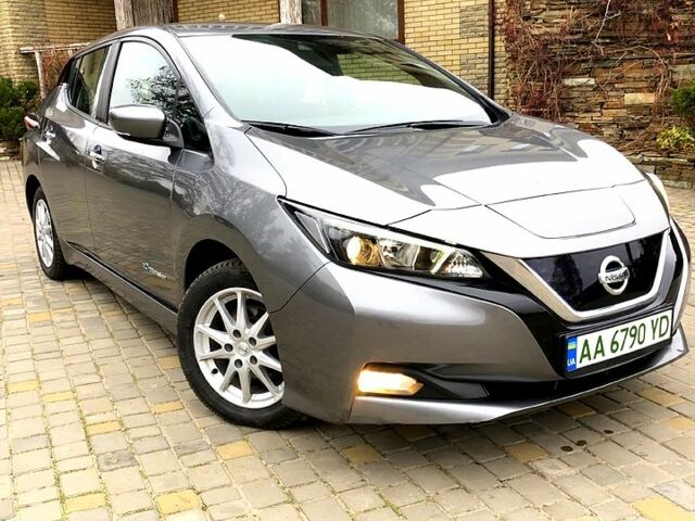 Серый Ниссан Лиф, объемом двигателя 0 л и пробегом 140 тыс. км за 11500 $, фото 1 на Automoto.ua