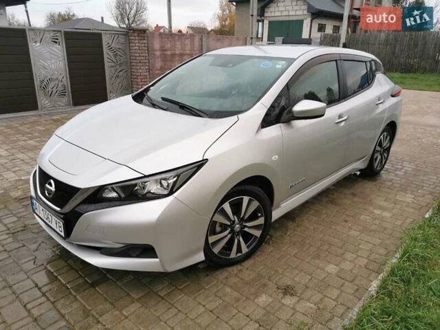 Сірий Ніссан Ліф, об'ємом двигуна 0 л та пробігом 45 тис. км за 12500 $, фото 1 на Automoto.ua