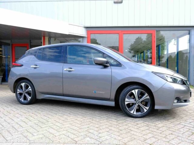 Серый Ниссан Лиф, объемом двигателя 0 л и пробегом 35 тыс. км за 8900 $, фото 1 на Automoto.ua