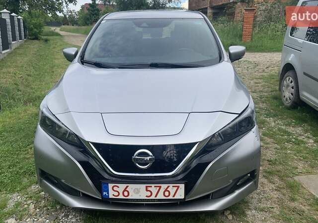 Серый Ниссан Лиф, объемом двигателя 0 л и пробегом 140 тыс. км за 12900 $, фото 1 на Automoto.ua