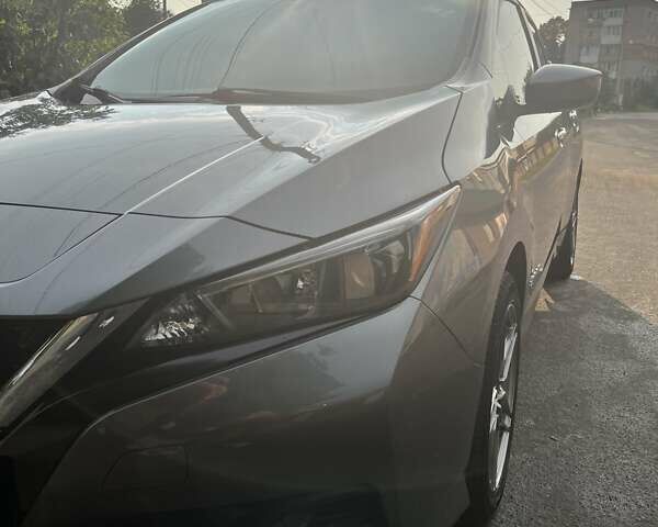 Сірий Ніссан Ліф, об'ємом двигуна 0 л та пробігом 82 тис. км за 14300 $, фото 1 на Automoto.ua