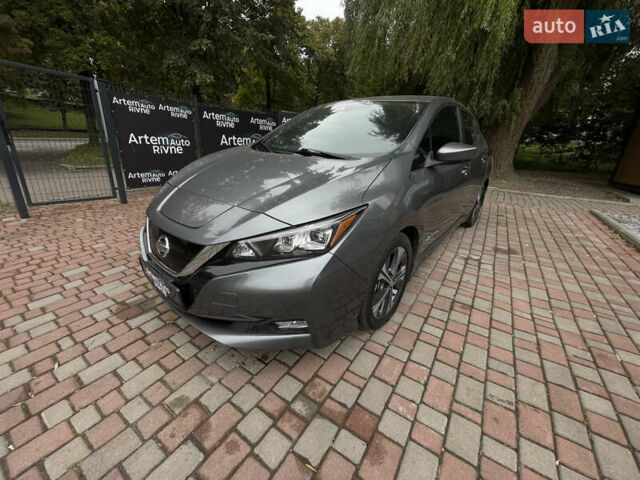 Серый Ниссан Лиф, объемом двигателя 0 л и пробегом 125 тыс. км за 12100 $, фото 1 на Automoto.ua