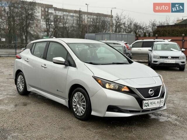 Серый Ниссан Лиф, объемом двигателя 0 л и пробегом 113 тыс. км за 12500 $, фото 1 на Automoto.ua