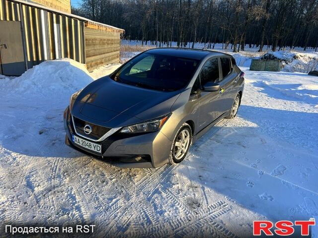 Серый Ниссан Лиф, объемом двигателя 0 л и пробегом 14900 тыс. км за 10500 $, фото 1 на Automoto.ua