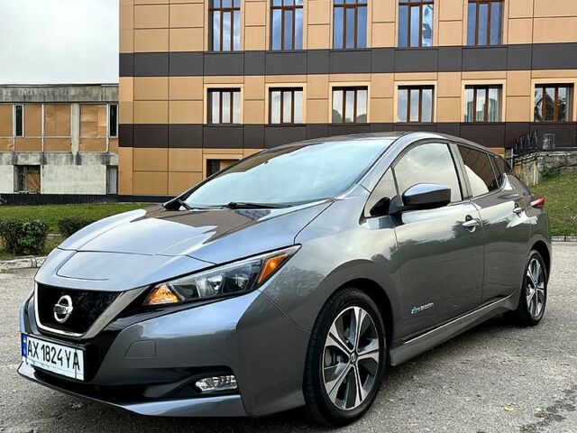 Сірий Ніссан Ліф, об'ємом двигуна 0 л та пробігом 114 тис. км за 9800 $, фото 1 на Automoto.ua