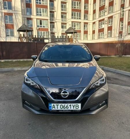 Серый Ниссан Лиф, объемом двигателя 0 л и пробегом 42 тыс. км за 14500 $, фото 1 на Automoto.ua