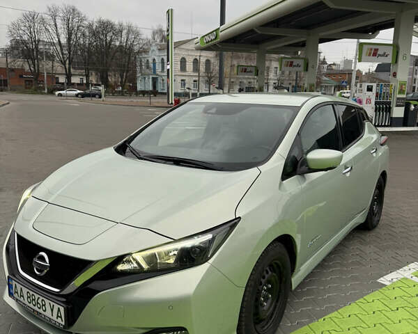 Серый Ниссан Лиф, объемом двигателя 0 л и пробегом 160 тыс. км за 14575 $, фото 1 на Automoto.ua