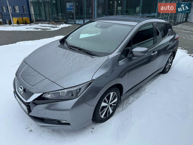 Серый Ниссан Лиф, объемом двигателя 0 л и пробегом 74 тыс. км за 11000 $, фото 1 на Automoto.ua