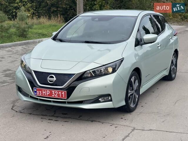 Серый Ниссан Лиф, объемом двигателя 0 л и пробегом 102 тыс. км за 13200 $, фото 1 на Automoto.ua