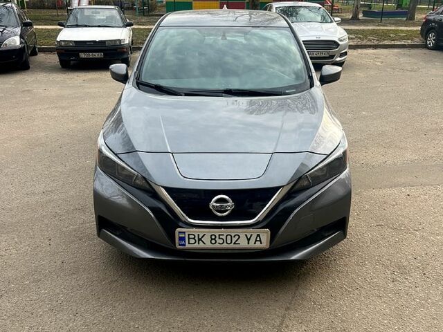 Сірий Ніссан Ліф, об'ємом двигуна 0.11 л та пробігом 102 тис. км за 10700 $, фото 1 на Automoto.ua