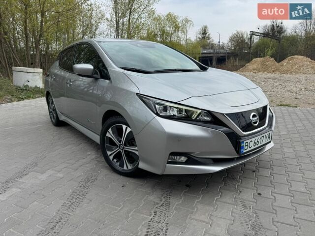 Сірий Ніссан Ліф, об'ємом двигуна 0 л та пробігом 98 тис. км за 13999 $, фото 1 на Automoto.ua