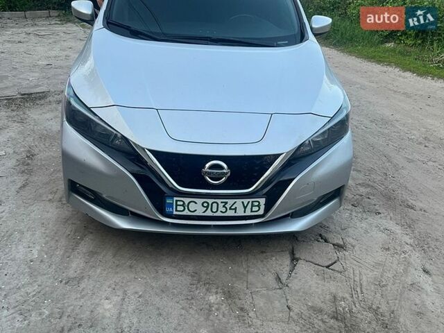 Серый Ниссан Лиф, объемом двигателя 0 л и пробегом 140 тыс. км за 11500 $, фото 1 на Automoto.ua
