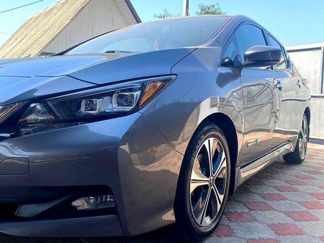 Серый Ниссан Лиф, объемом двигателя 0.11 л и пробегом 138 тыс. км за 13500 $, фото 1 на Automoto.ua