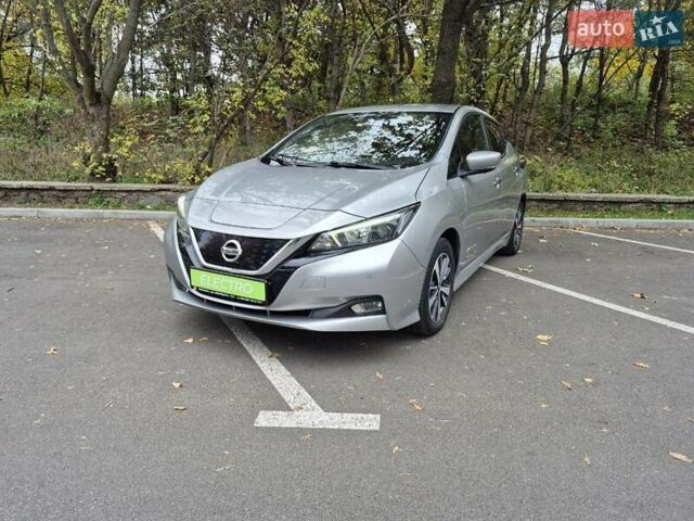 Серый Ниссан Лиф, объемом двигателя 0 л и пробегом 35 тыс. км за 15700 $, фото 1 на Automoto.ua
