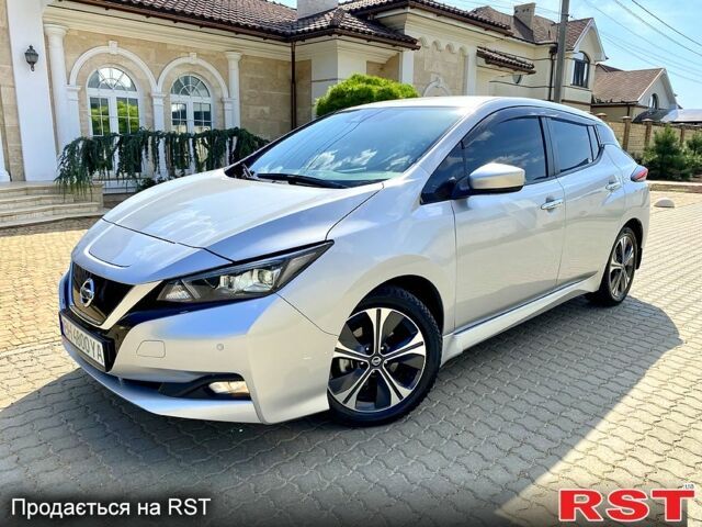 Сірий Ніссан Ліф, об'ємом двигуна 0 л та пробігом 48 тис. км за 17000 $, фото 1 на Automoto.ua