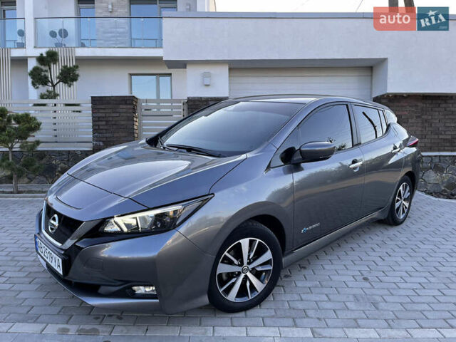 Сірий Ніссан Ліф, об'ємом двигуна 0 л та пробігом 37 тис. км за 15000 $, фото 1 на Automoto.ua