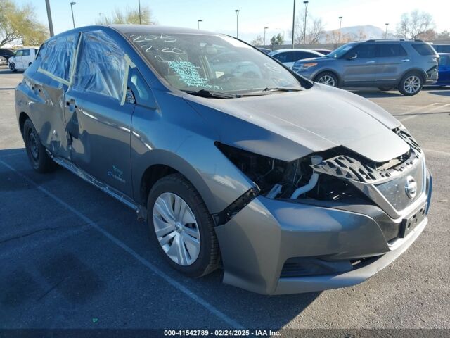 Серый Ниссан Лиф, объемом двигателя 0 л и пробегом 61 тыс. км за 8100 $, фото 1 на Automoto.ua