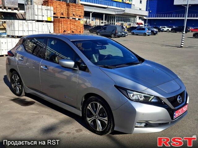 Серый Ниссан Лиф, объемом двигателя 0 л и пробегом 97 тыс. км за 13200 $, фото 1 на Automoto.ua
