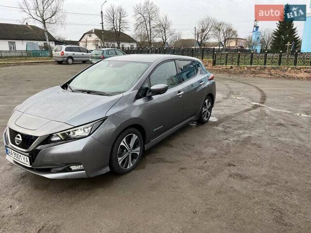 Серый Ниссан Лиф, объемом двигателя 0 л и пробегом 102 тыс. км за 11700 $, фото 1 на Automoto.ua