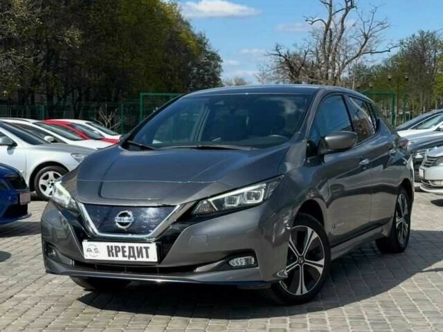 Серый Ниссан Лиф, объемом двигателя 0 л и пробегом 135 тыс. км за 15350 $, фото 1 на Automoto.ua