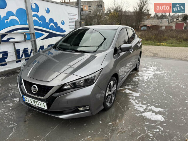 Серый Ниссан Лиф, объемом двигателя 0 л и пробегом 99 тыс. км за 12900 $, фото 1 на Automoto.ua