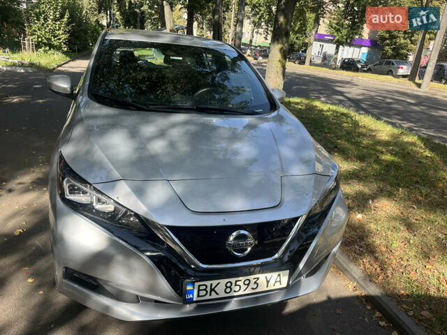 Серый Ниссан Лиф, объемом двигателя 0 л и пробегом 107 тыс. км за 15600 $, фото 1 на Automoto.ua