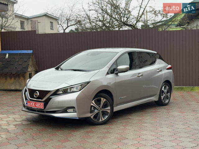 Сірий Ніссан Ліф, об'ємом двигуна 0 л та пробігом 80 тис. км за 15999 $, фото 1 на Automoto.ua