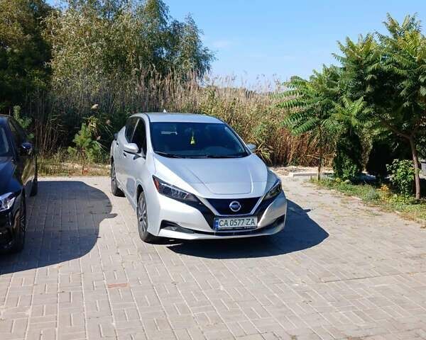 Сірий Ніссан Ліф, об'ємом двигуна 0 л та пробігом 99 тис. км за 12700 $, фото 1 на Automoto.ua