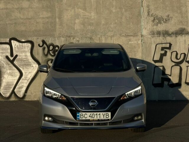 Сірий Ніссан Ліф, об'ємом двигуна 0 л та пробігом 95 тис. км за 15999 $, фото 1 на Automoto.ua