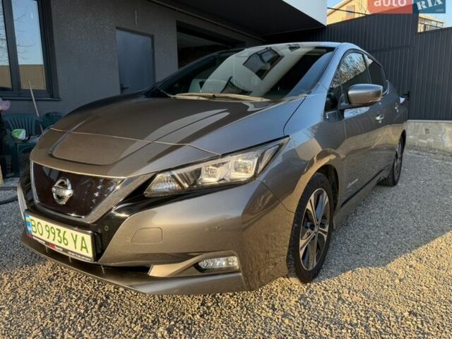 Серый Ниссан Лиф, объемом двигателя 0 л и пробегом 85 тыс. км за 11800 $, фото 1 на Automoto.ua