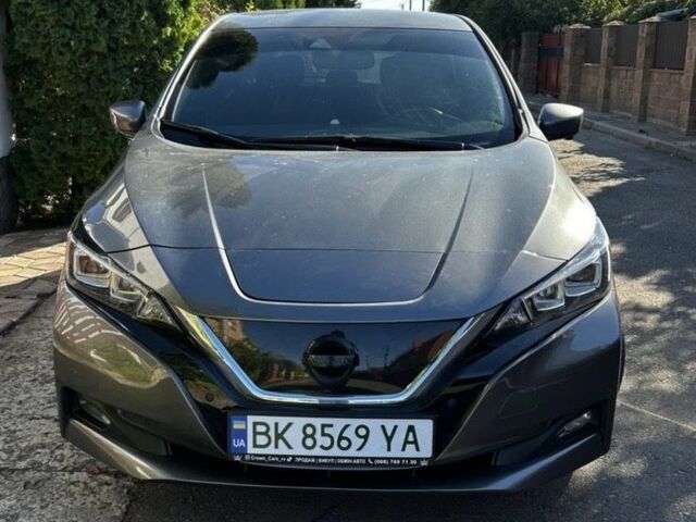 Серый Ниссан Лиф, объемом двигателя 0 л и пробегом 95 тыс. км за 13500 $, фото 1 на Automoto.ua