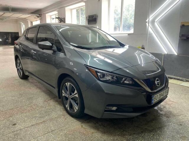 Серый Ниссан Лиф, объемом двигателя 0 л и пробегом 52 тыс. км за 13400 $, фото 1 на Automoto.ua