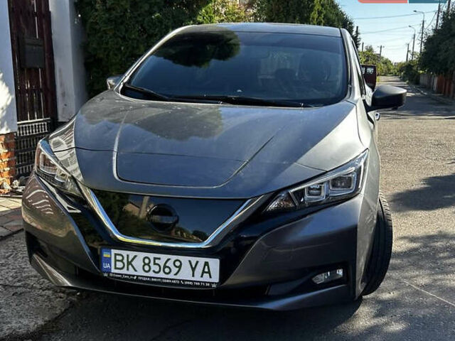 Серый Ниссан Лиф, объемом двигателя 0 л и пробегом 95 тыс. км за 13500 $, фото 1 на Automoto.ua