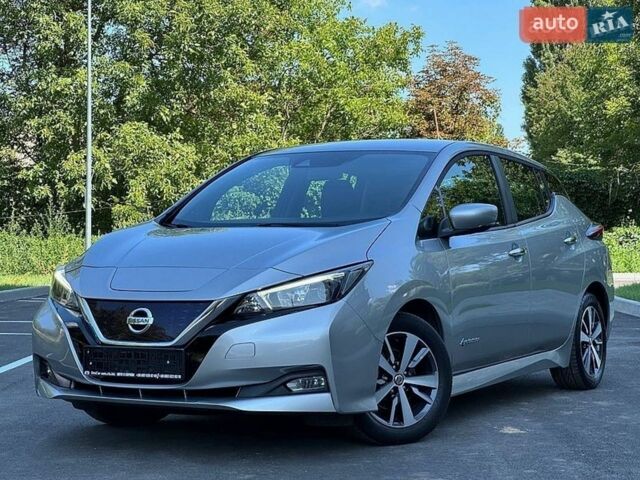 Серый Ниссан Лиф, объемом двигателя 0 л и пробегом 28 тыс. км за 17500 $, фото 1 на Automoto.ua