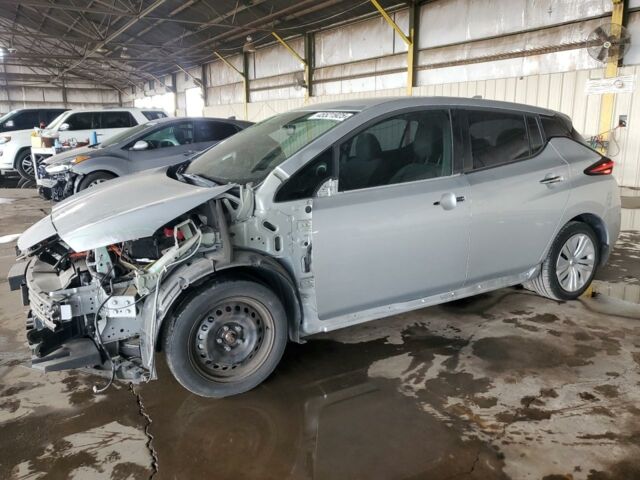 Серый Ниссан Лиф, объемом двигателя 0 л и пробегом 62 тыс. км за 8500 $, фото 1 на Automoto.ua