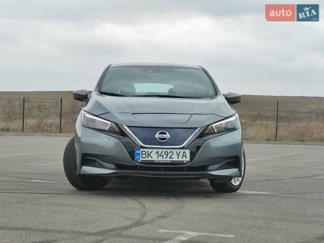 Серый Ниссан Лиф, объемом двигателя 0 л и пробегом 62 тыс. км за 13200 $, фото 1 на Automoto.ua