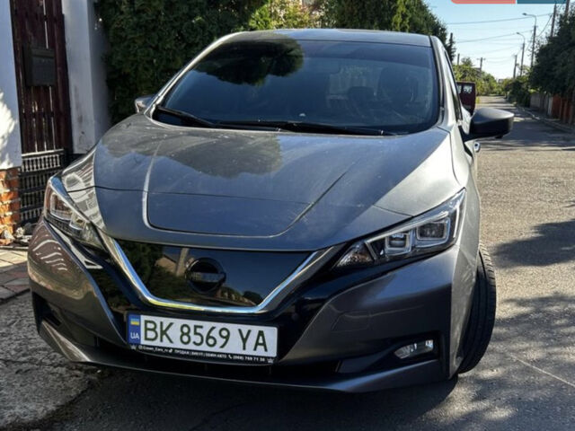 Серый Ниссан Лиф, объемом двигателя 0 л и пробегом 111 тыс. км за 12500 $, фото 1 на Automoto.ua