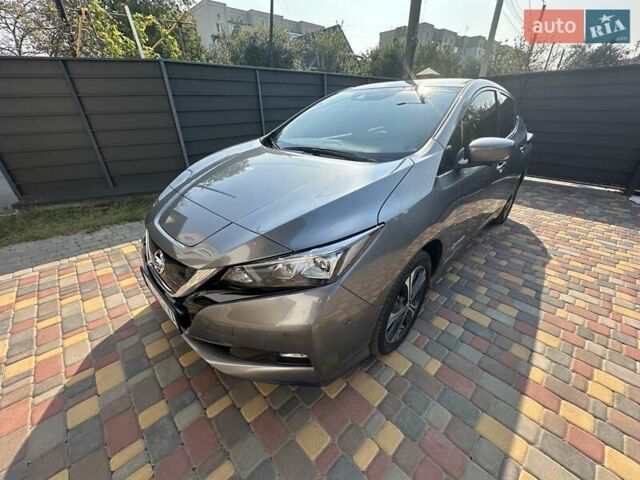 Сірий Ніссан Ліф, об'ємом двигуна 0 л та пробігом 62 тис. км за 17250 $, фото 1 на Automoto.ua