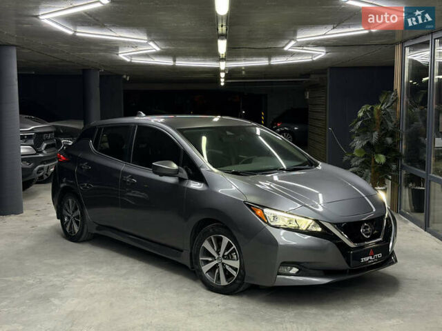 Сірий Ніссан Ліф, об'ємом двигуна 0 л та пробігом 56 тис. км за 13500 $, фото 1 на Automoto.ua