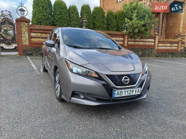 Серый Ниссан Лиф, объемом двигателя 0 л и пробегом 30 тыс. км за 12700 $, фото 1 на Automoto.ua