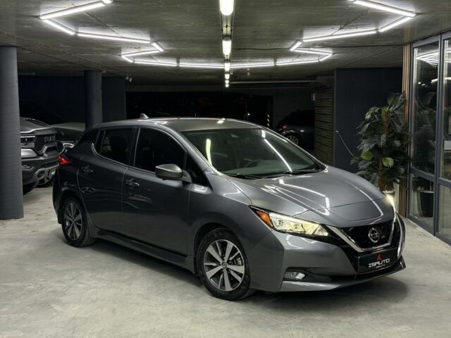 Серый Ниссан Лиф, объемом двигателя 0 л и пробегом 56 тыс. км за 13500 $, фото 1 на Automoto.ua